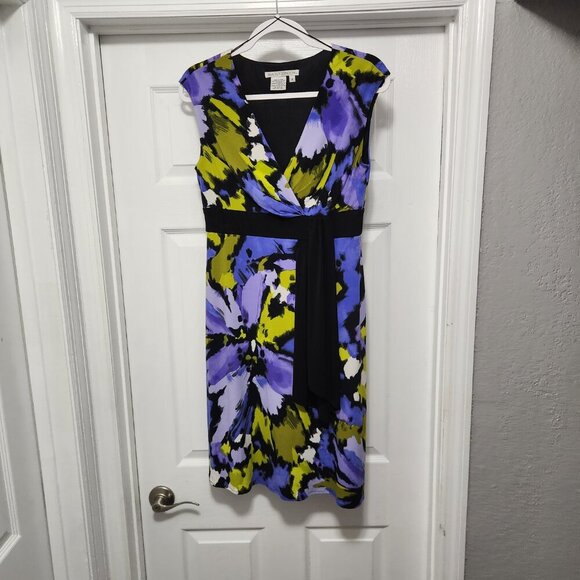 Maggy London size 6 Floral Tunic V-Neck Dress with Belted Waist Detail - Picture 2 of 7